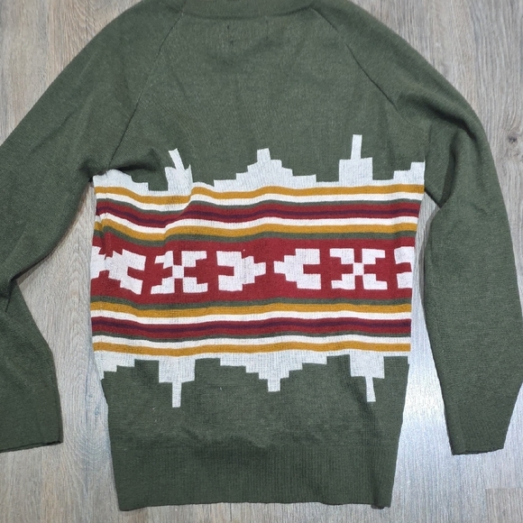 Pendleton 100% Merino Wool Olive and Burgundy Patterned Cardigan - Picture 5 of 5